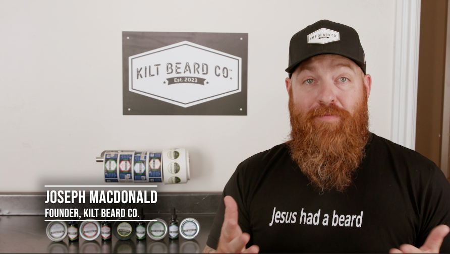 
                  
                    Load and play video in Gallery viewer, Moisturizing Powerhouse Beard Kit - Peppermint, Mango (Balm, Oil, Butter, Hat, T-shirt)
                  
                